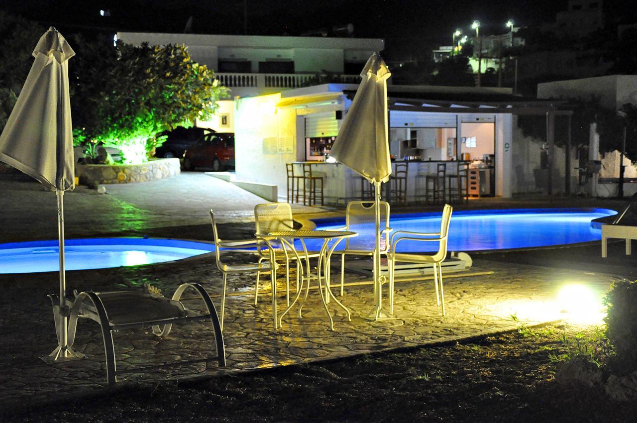 Tony'S Beach Vromolithos Dış mekan fotoğraf