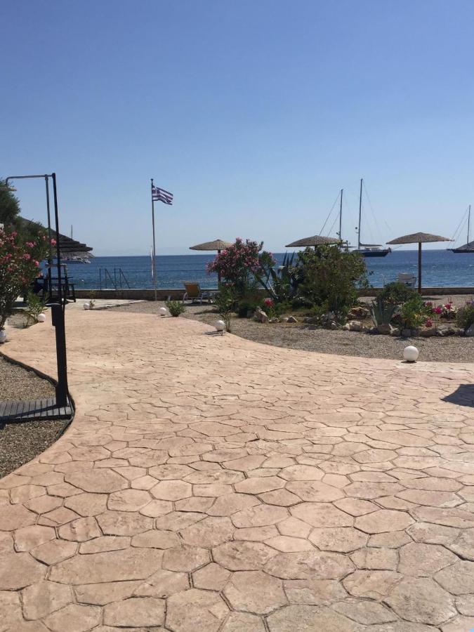 Tony'S Beach Vromolithos Dış mekan fotoğraf